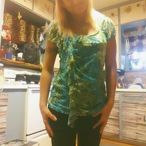 Ruffled blue/green top
